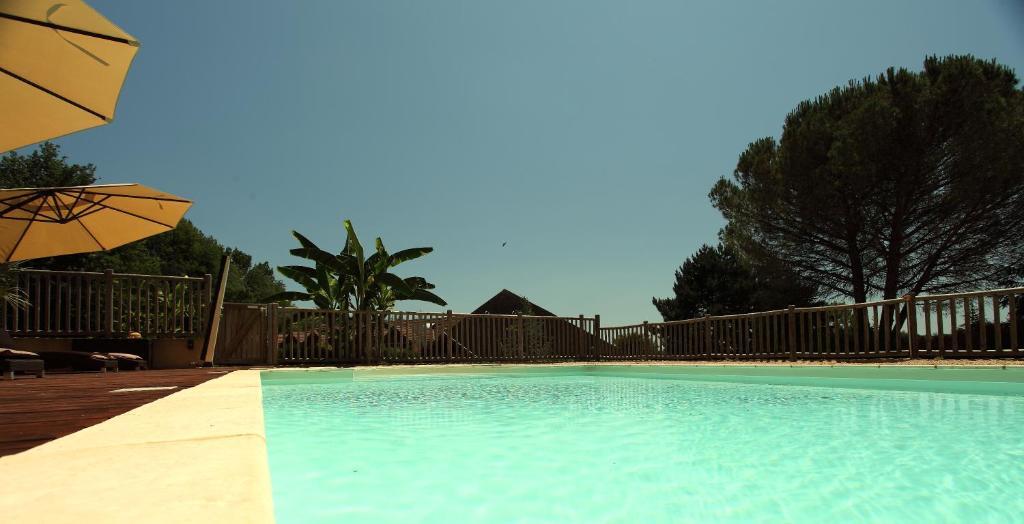 Hotel Le Clos Roussillon Pres De Sarlat Витрак Екстериор снимка