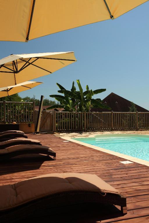 Hotel Le Clos Roussillon Pres De Sarlat Витрак Стая снимка