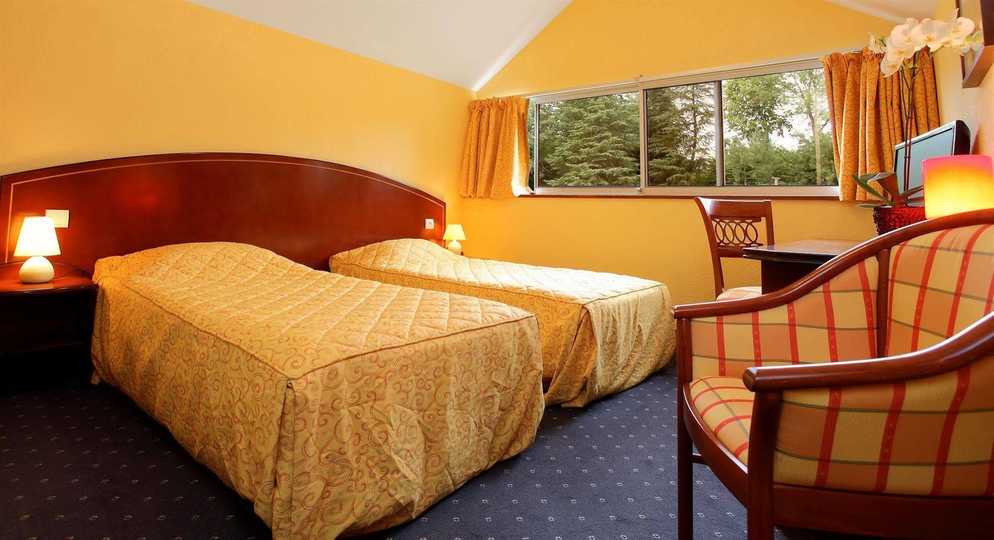 Hotel Le Clos Roussillon Pres De Sarlat Витрак Екстериор снимка